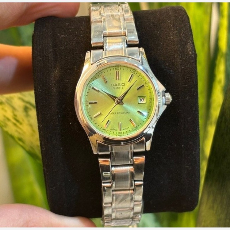ساعت مچی زنانه کاسیوcasio اصل بند استیل نقره ای صفحه نمایش مشگی جذاب وخاص