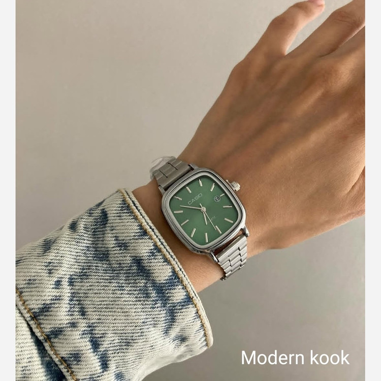 ساعت مچی مردانه کاسیو casio اصل ، صفحه مربعی سبز بند استیل نقره ای ضد آب رنگ ثابت کد2884