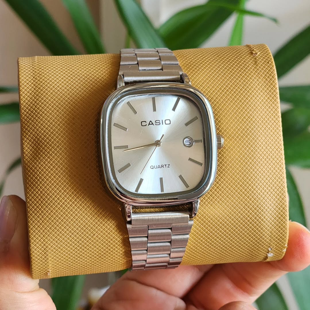 ساعت مچی کاسیو casio  اصل ، بند نقره ای صفحه نقره ای ضد آب رنگ ثابت کد 2771