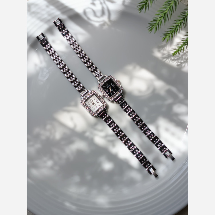 ساعت زنانه دستبندی ظریف رنگ ثابت