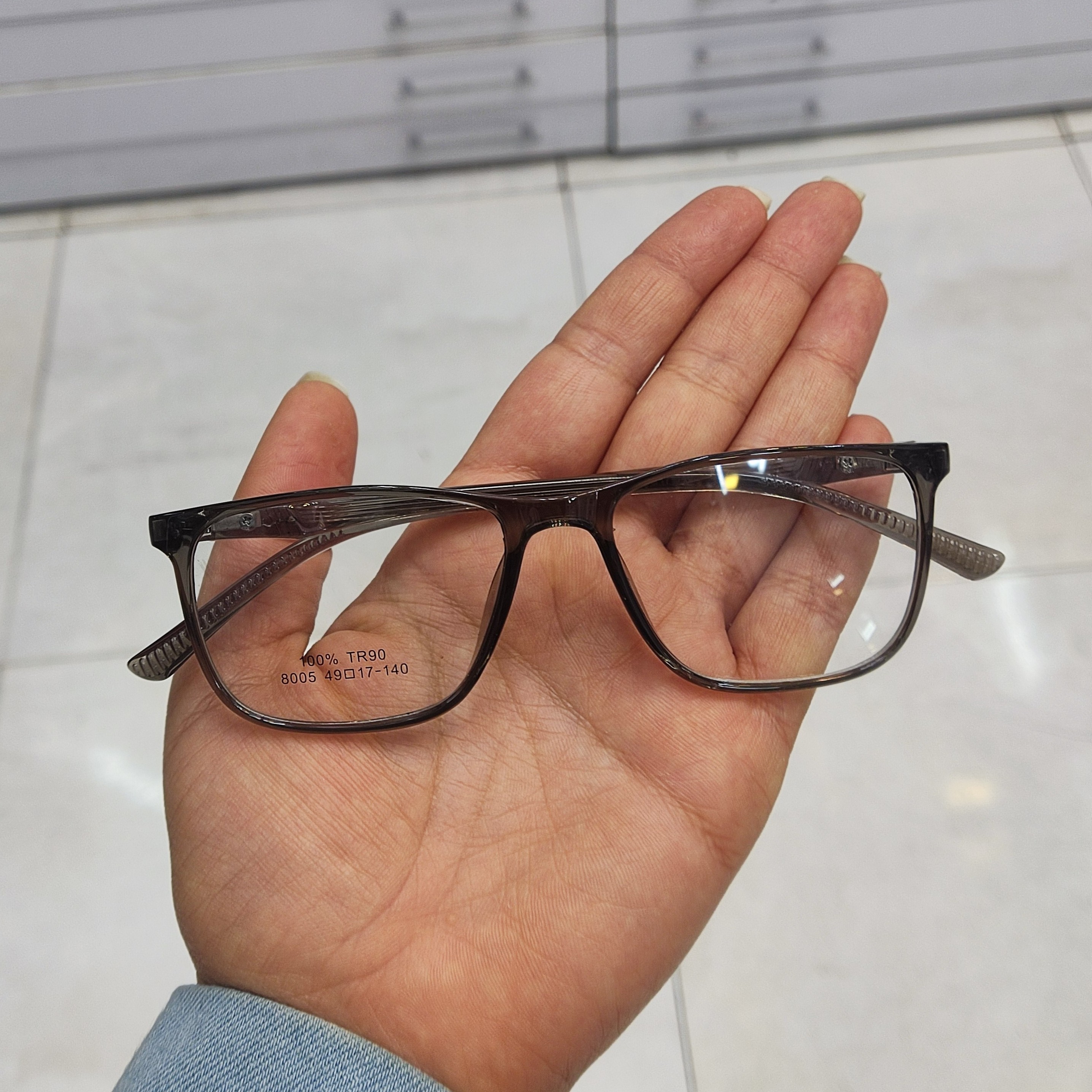 فریم عینک طبی نشکن کد8005