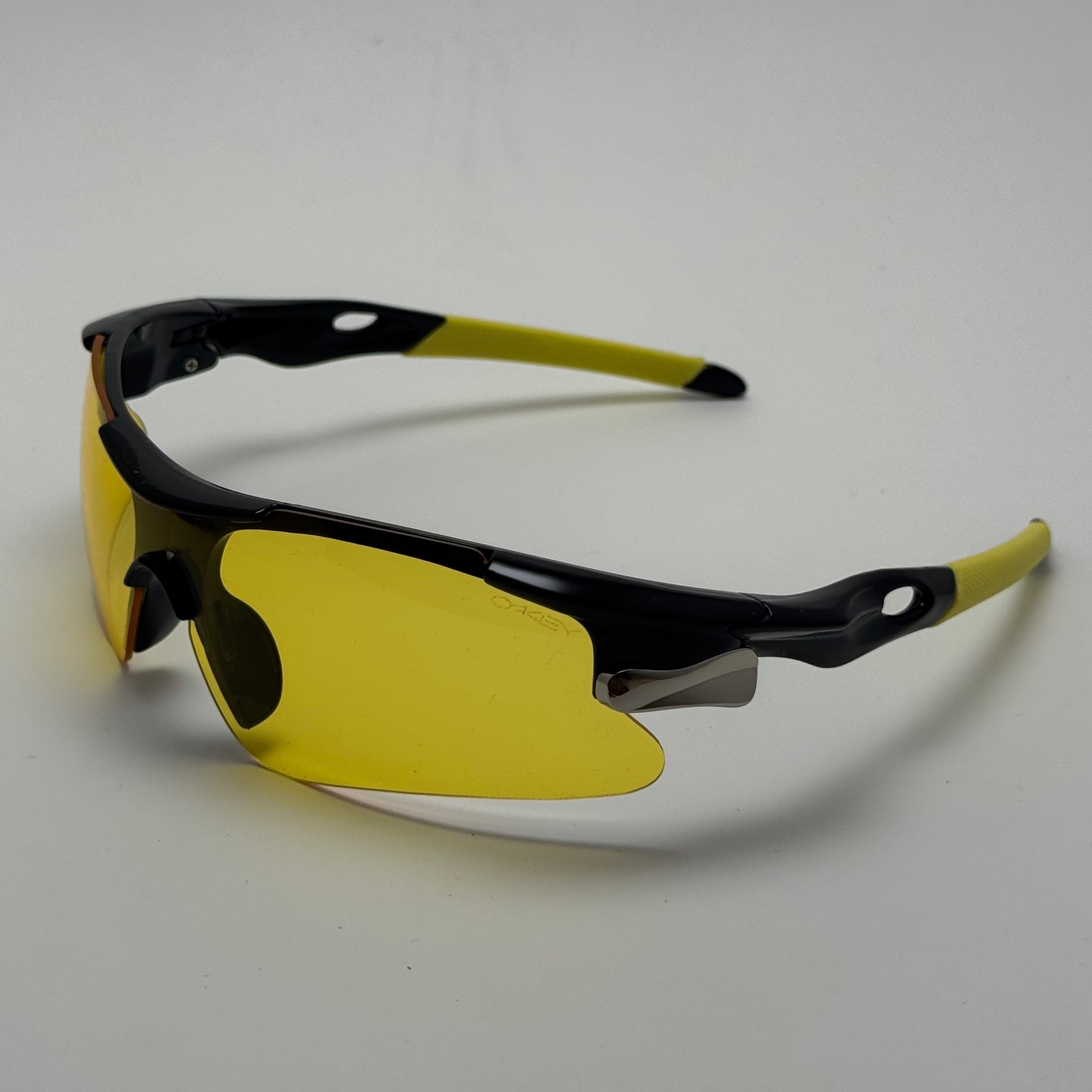 عینک آفتابی و شب اسپرت اوکلی Oakley مدلRadar زرد کد 806 - عینک شب
