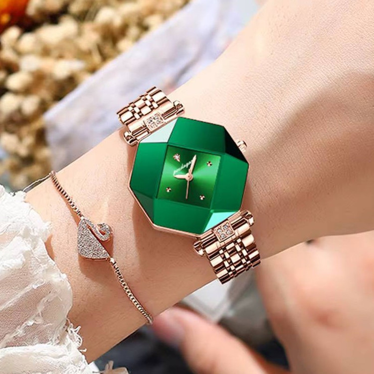 ساعت مچی زنانه پوداگار poedagar سبز خاص بند استیل رزگلد