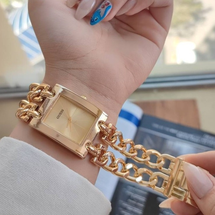 ساعت مچی زنانه گس GUESS بند کارتیر زنجیری طلایی با صفحه پلنگی
