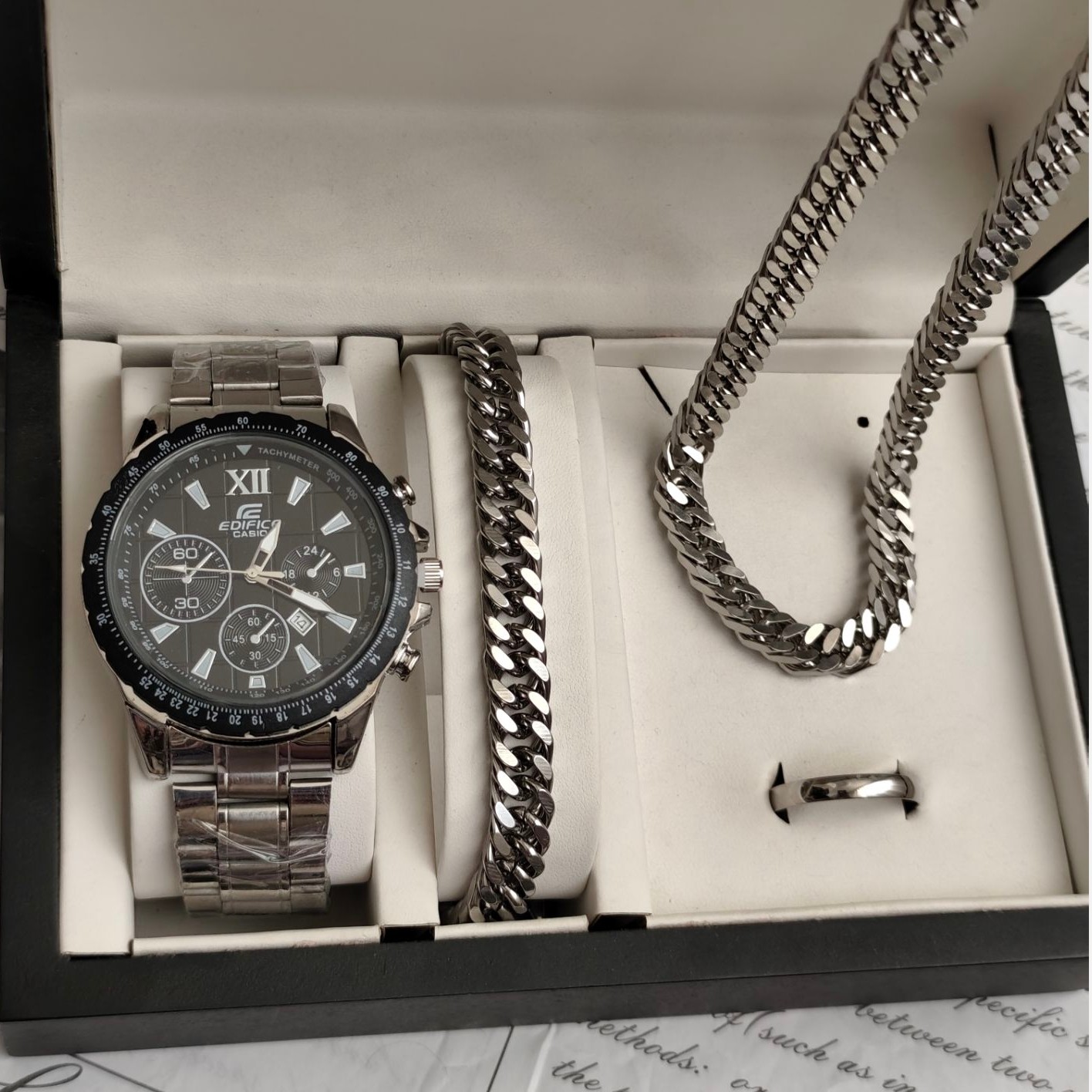 ست ساعت مردانه کاسیو ادیفایس casio با دستبند و گردنبند کارتیر و حلقه استیل