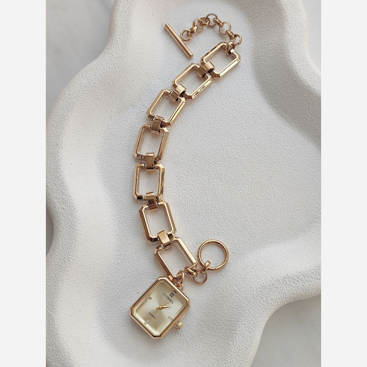 ساعت مچی زنانه شنل Chanel با قفل تی و صفحه طلایی و ارسال رایگان