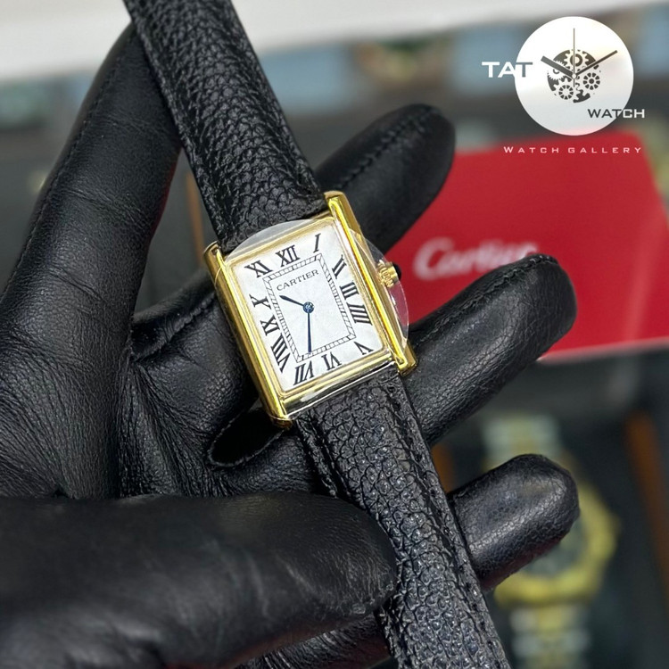 ساعت زنانه کارتیر تانک بند چرمی موتور میوتا ژاپن قفل اصلی یکسال گارانتی جعبه ارسال رایگان Cartier ساعت مچی