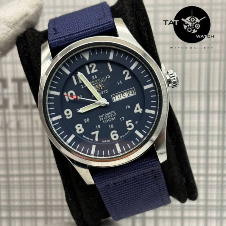 ساعت مردانه سیکو5 خلبانی موتور آرامگرد دو تقویمه باگارانتی یکساله و جعبه seiko5 ساعت مچی