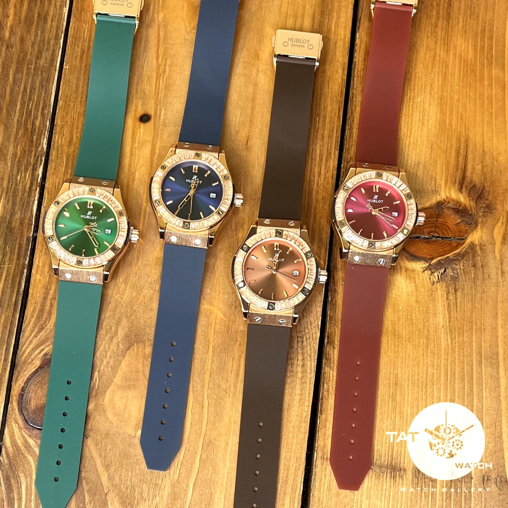 ساعت مچی زنانه هابلوت قاب نگین تقویم بند رابر معطر Hublot