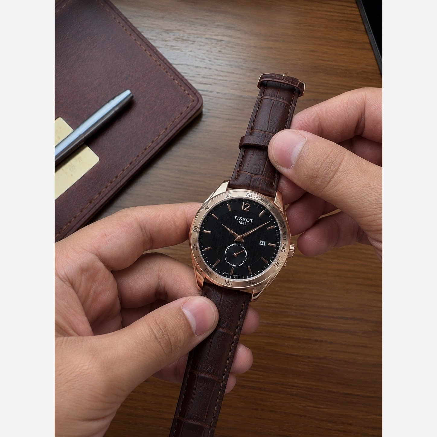 ساعت مردانه تیسوت Tissot بند چرمی کیفیت عالی