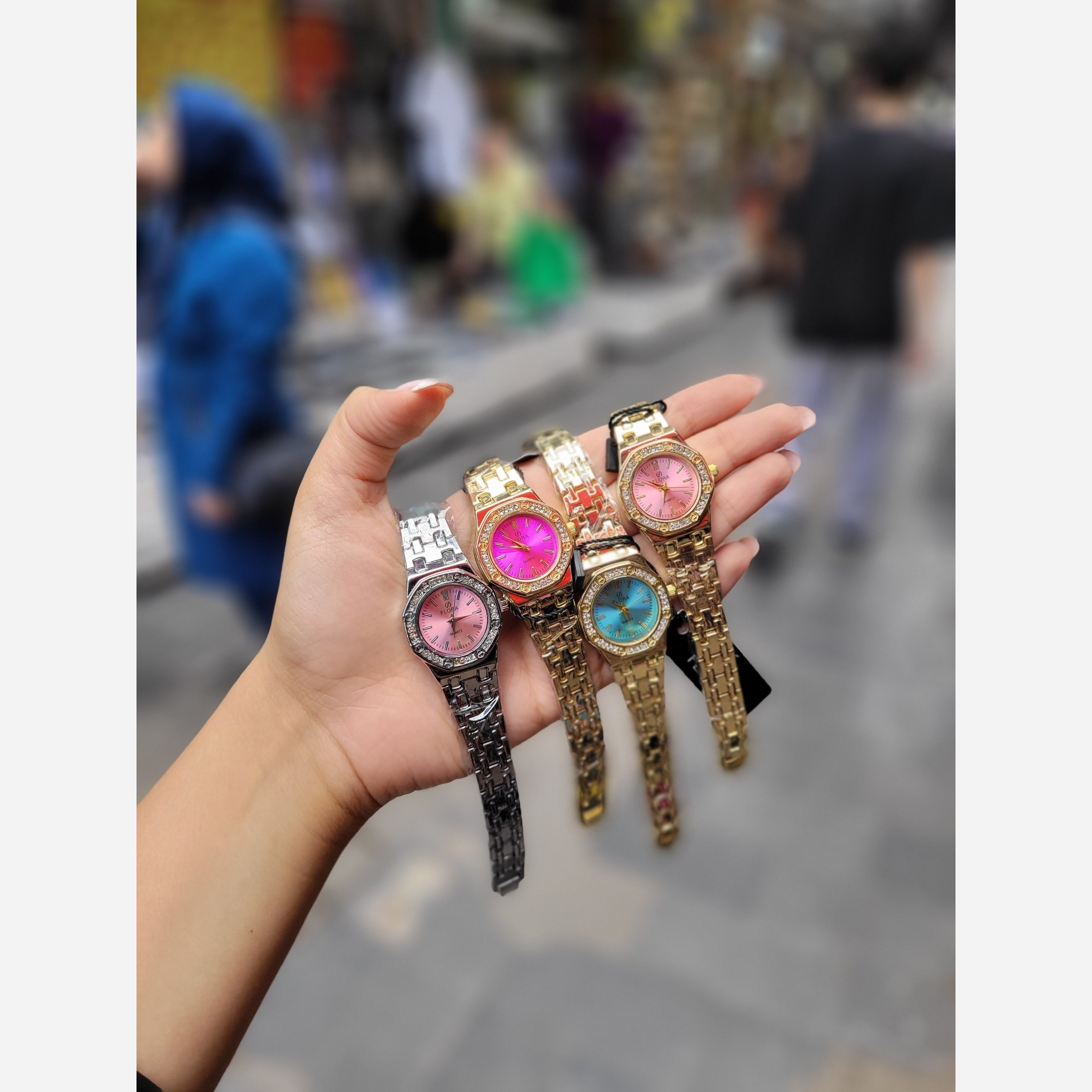 ساعت مچی زنانه ای پی نگینی کیفیت عالی با جعبه ساعت و ارسال فوری