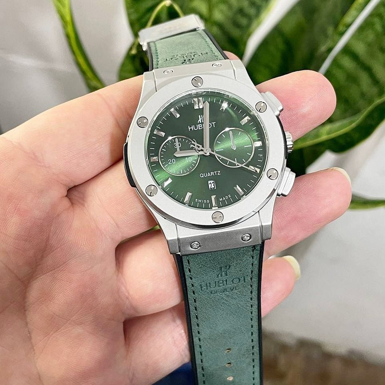 ساعت هابلوت مردانه Hublot خاص ترین رنگ با جعبه قفل و بند اصلی با جعبه