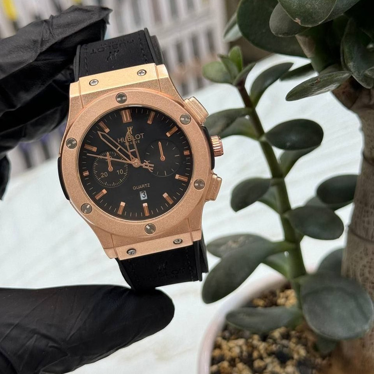 ساعت هابلوت Hublot کیفیت عالی بند و قفل اصلی با کارت گارانتی و ضمانت کیفیت و جعبه ارسال به کل کشور در رنگبندی متنوع
