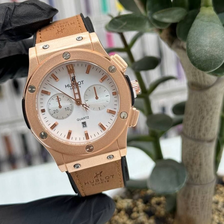 ساعت هابلوت Hublot  کیفیت عالی بند و قفل اصلی با کارت گارانتی و ضمانت کیفیت  و جعبه ارسال به کل کشور در رنگبندی متنوع