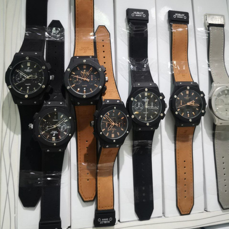 ساعت هابلوت Hublot کیفیت عالی بند و قفل اصلی با کارت گارانتی و ضمانت کیفیت و جعبه ارسال به کل کشور در رنگبندی متنوع
