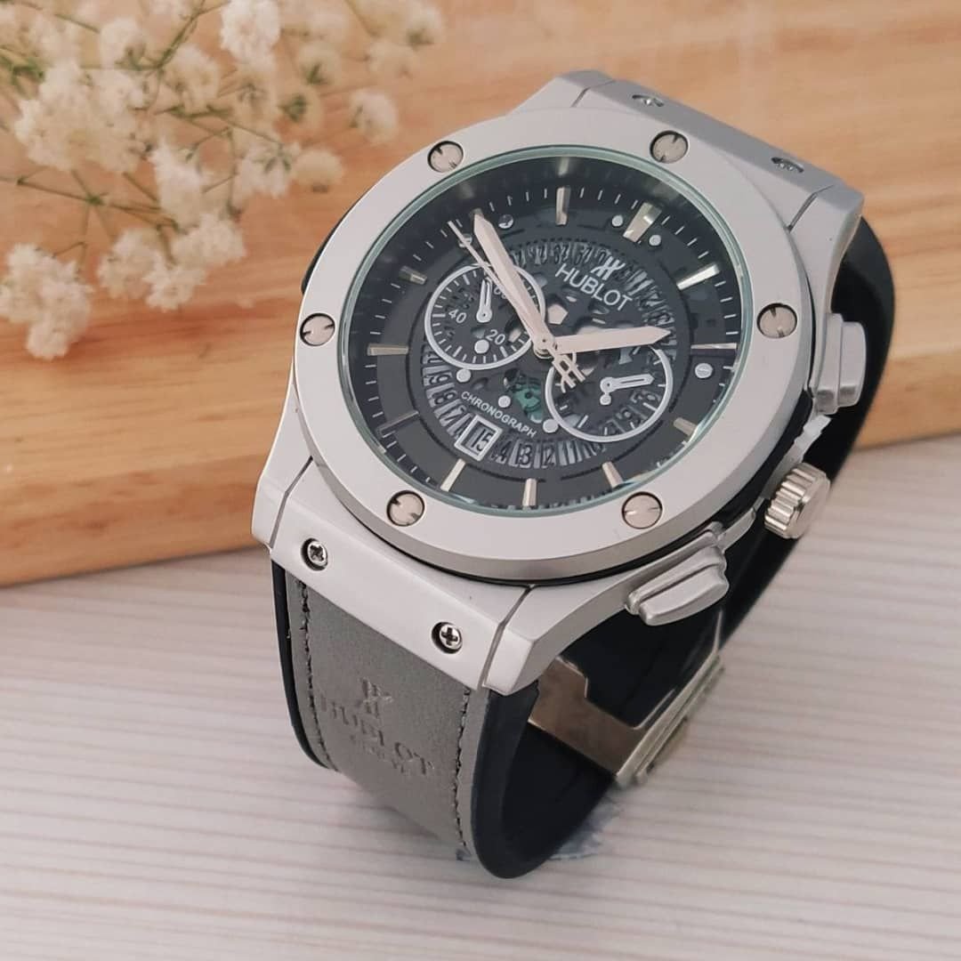 ساعت هابلوت Hublot  در مدل و رنگ های مختلف شارژ شد با جعبه و ارسال رایگان