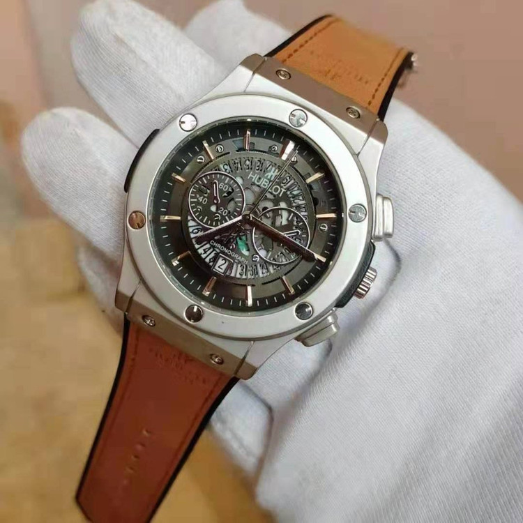 ساعت هابلوت مردانه Hublot watch کیفیت قوی بدنه چرمی و حک لوگو با جعبه و ارسال