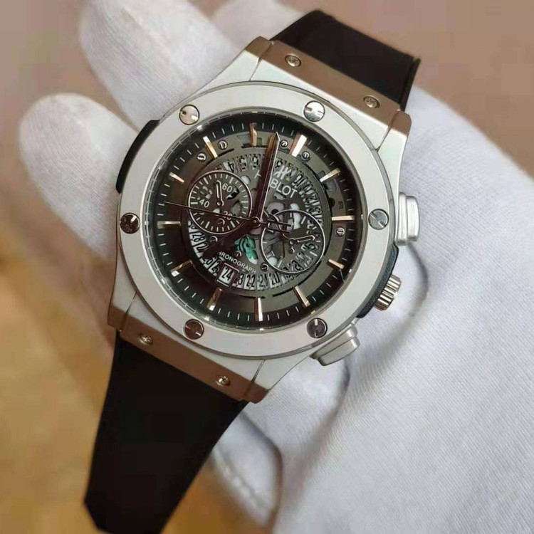 ساعت هابلوت مردانه Hublot watch کیفیت قوی بدنه چرمی و حک لوگو با جعبه و ارسال