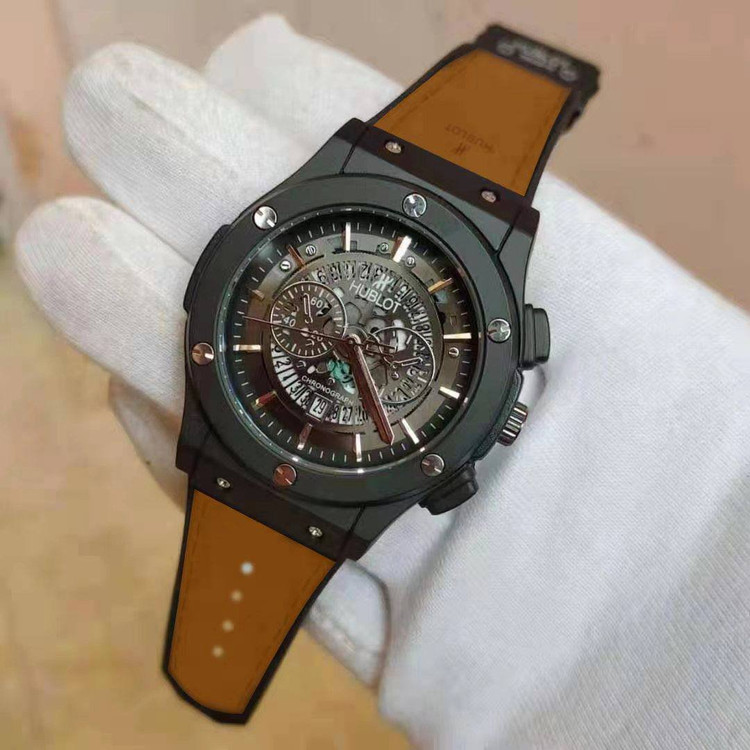 ساعت هابلوت مردانه Hublot watch کیفیت قوی بدنه چرمی و حک لوگو با جعبه و ارسال