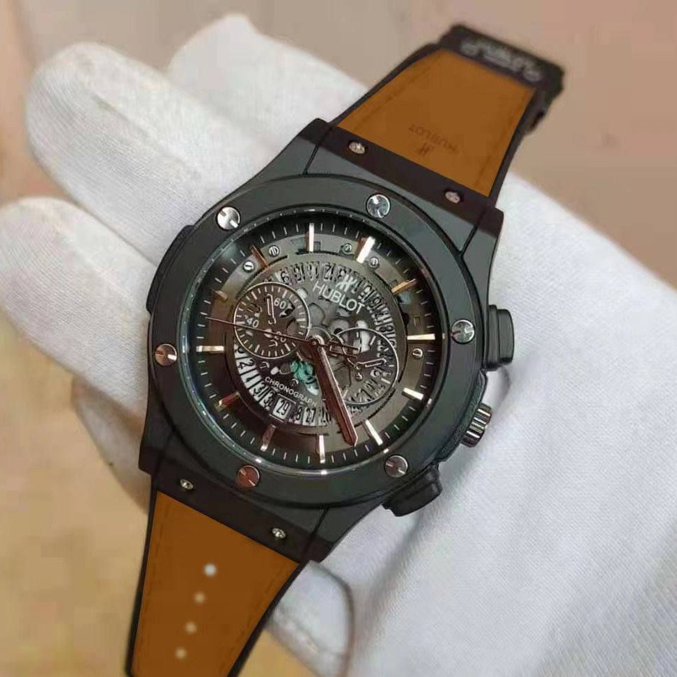 ساعت هابلوت Hublot  در رنگبندی قهوه ای شارژ شد