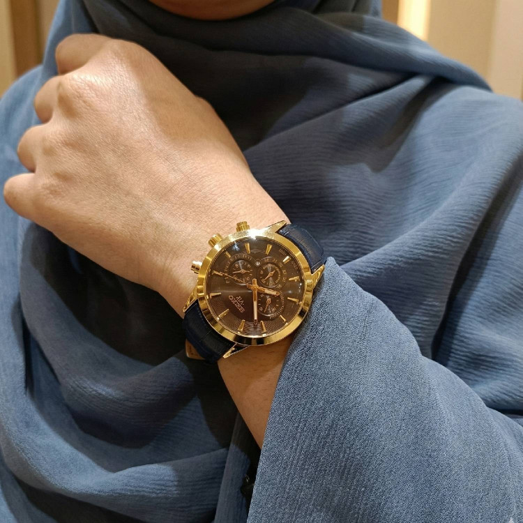 ساعت سیکو طلایی صفحه مشکی چرمی7121 تک زنانه