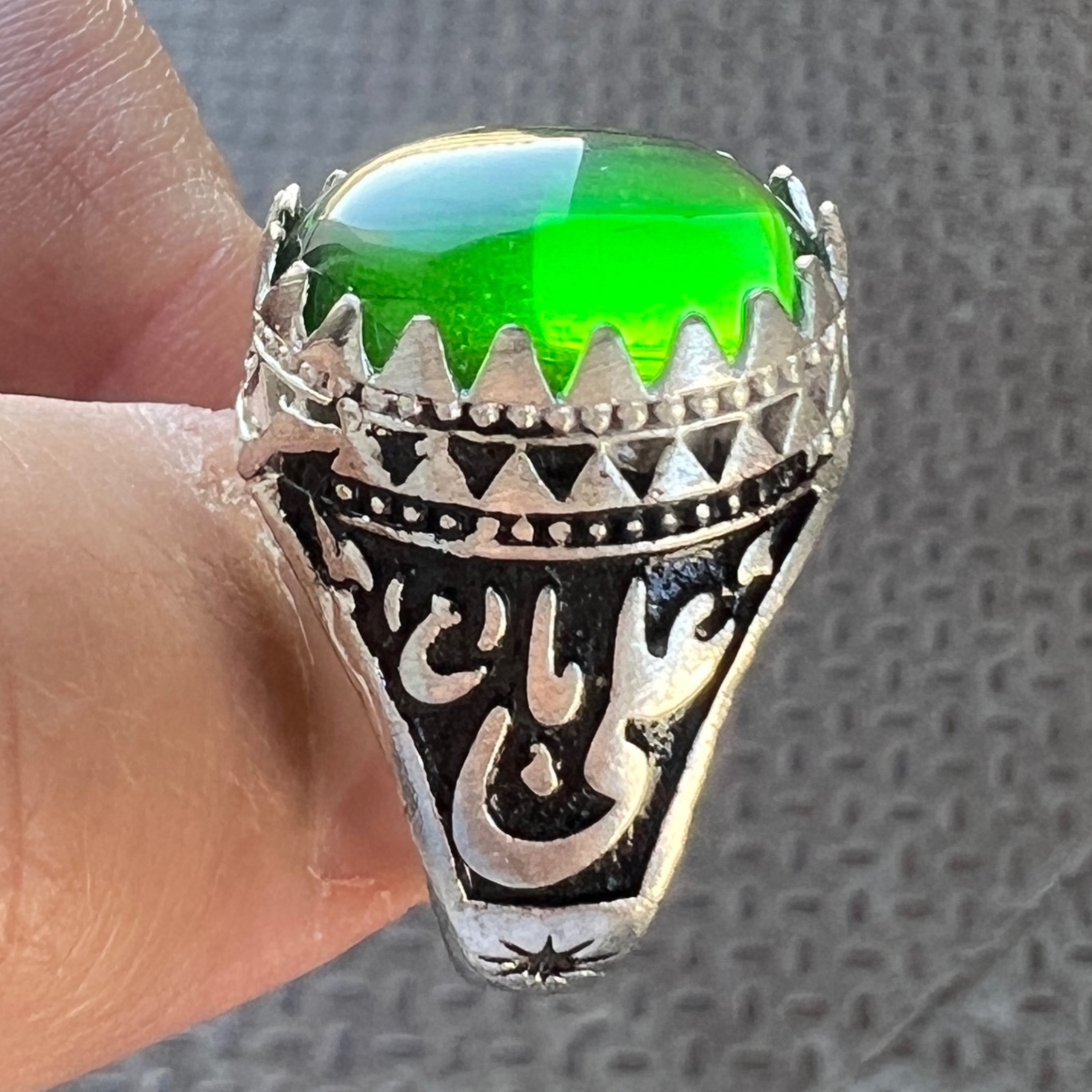 انگشتر یا علی یا حسین طرح عقیق سبز
