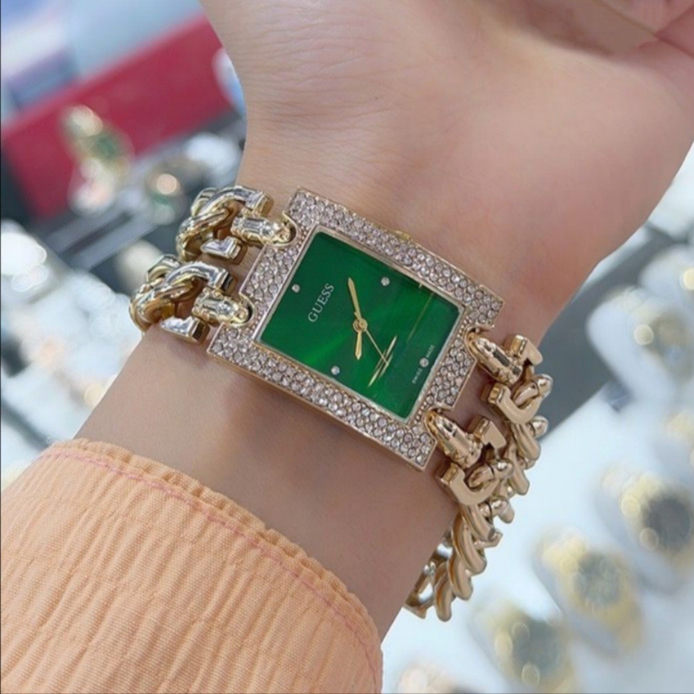 ساعت زنانه بند کارتیر زنجیری صفحه سبز کیفیت عالی رنگ ثابت ارسال رایگان ۔ساعت زنانه ۔ساعتمچی