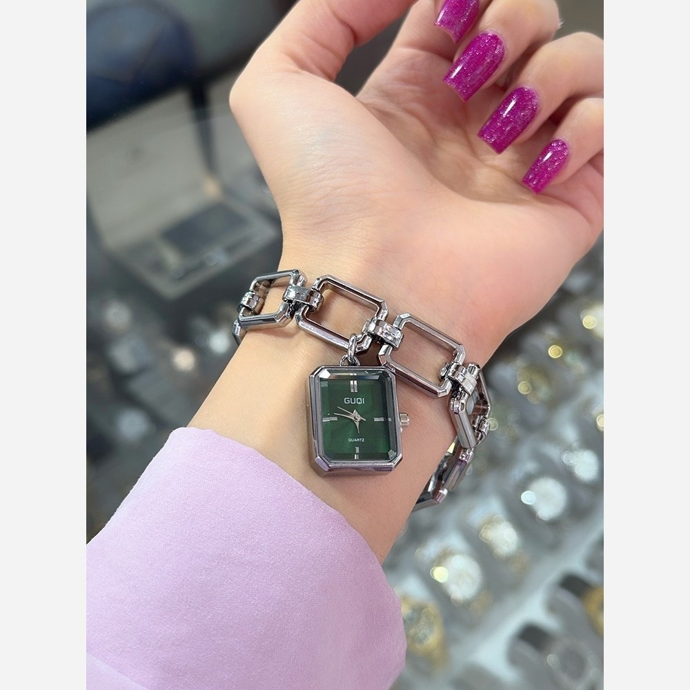 ساعت زنانه صفحه مربعی بند زنجیری کیفیت عالی رنگ ثابت ارسال رایگان