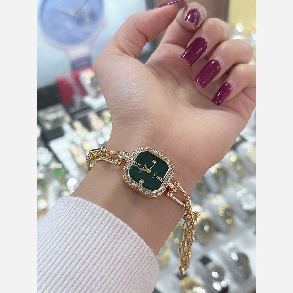 ساعت تیفانی زنانه مدل جدید صفحه سبز کیفیت عالی رنگ ثابت ارسال رایگان