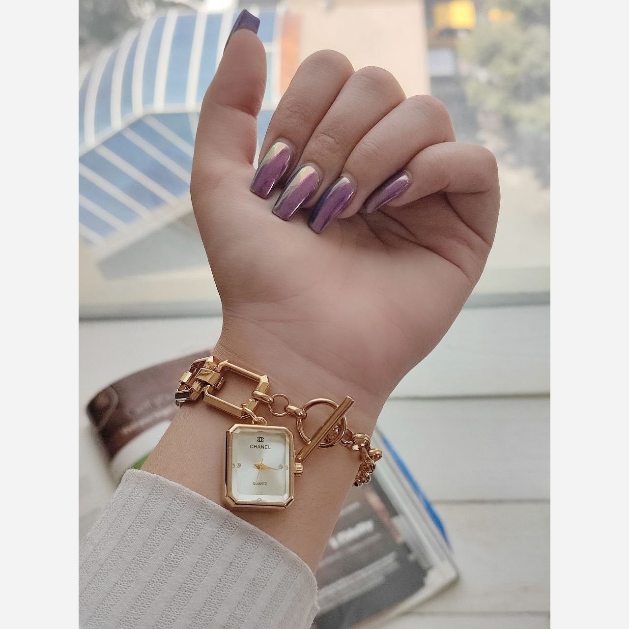 ساعت زنانه شنل با کیفیت عالی قفل تی رنگ ثابت ضدآب ارسال رایگان .