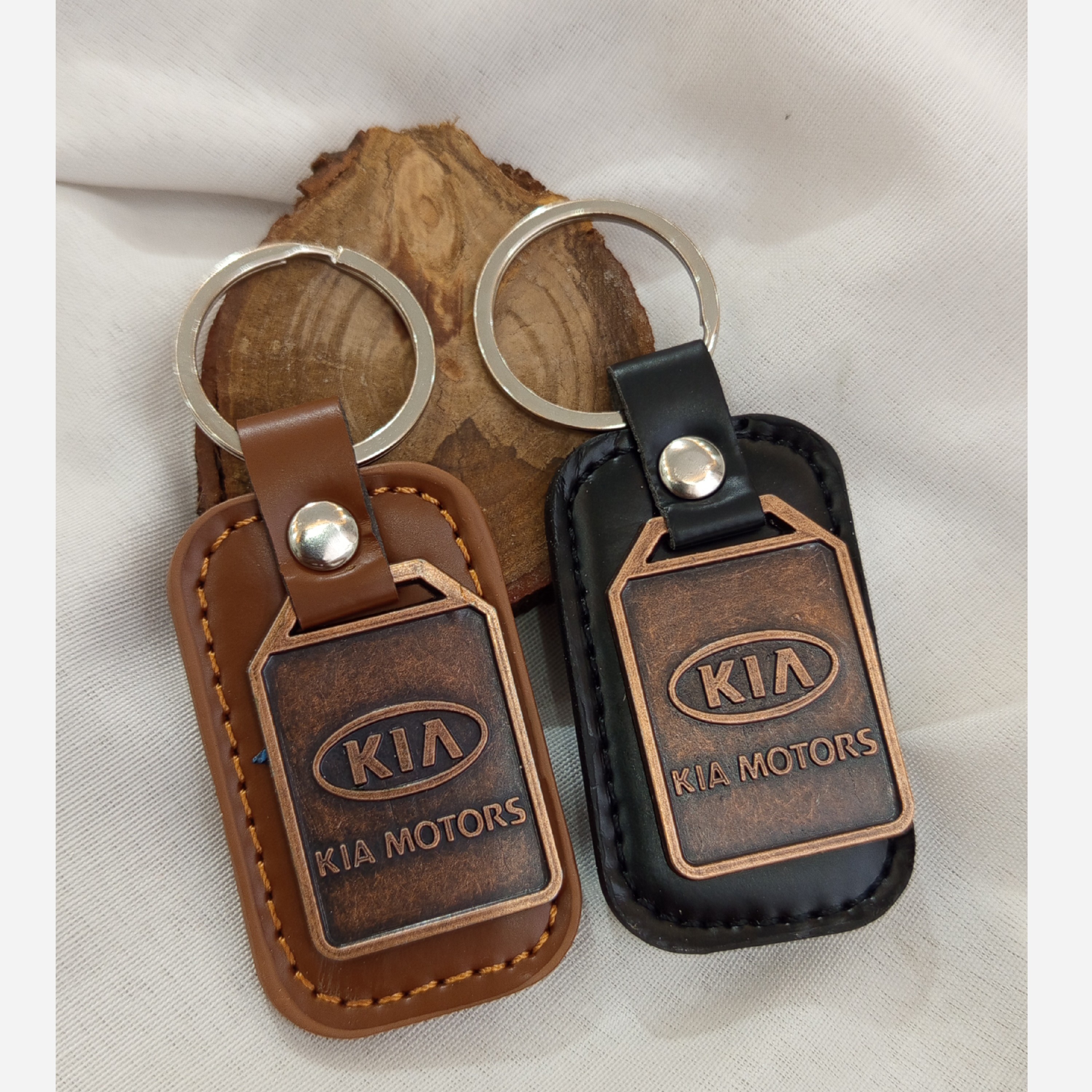 جاسوئیچی KlA چرمی