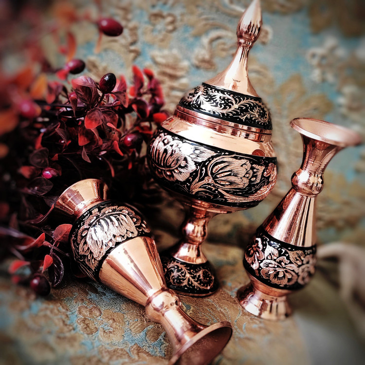 شکلات خوری مسی پایه دار مدل الماس تراش ارتفاع 23