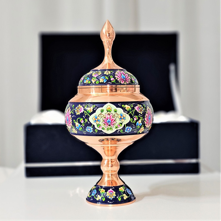 شکلات خوری مسی پایه دار مس و پرداز ارتفاع 29به همراه جعبه فانتزی