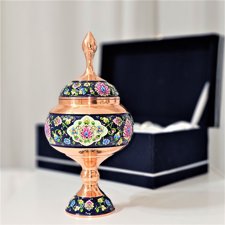 شکلات خوری مسی پایه دار مس و پرداز ارتفاع 29به همراه جعبه فانتزی