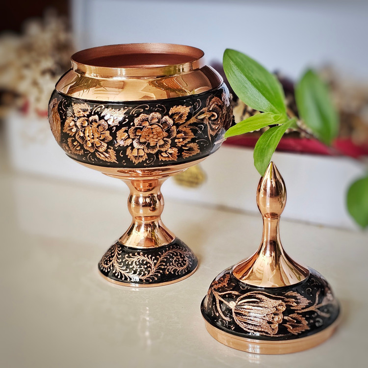 فروش عمده شکلات خوری مسی مدل الماس تراش ارتفاع29/5 به همراه جعبه فانتزی بسته 5 عددی