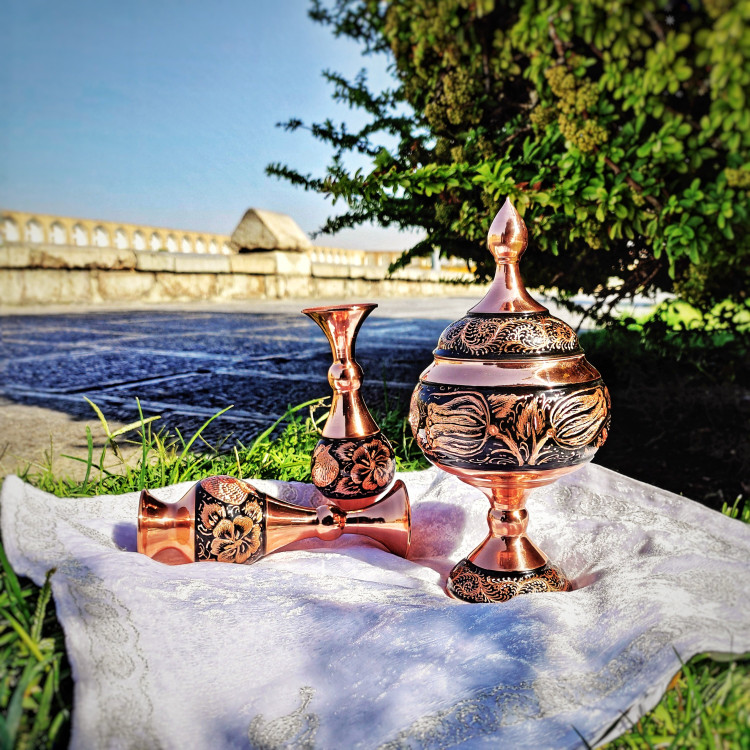 ست گلدان و شکلات خوری پایه دار الماس تراش ارتفاع 23
