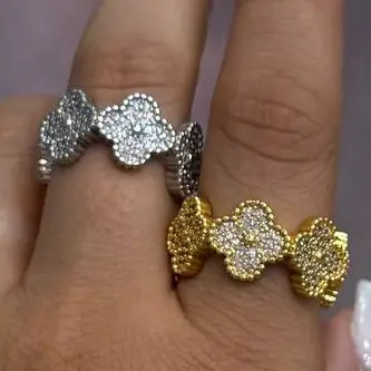 انگشتر زنانه و دخترانه آبکاری نقره طرح گل ونکلیف VanCleef فری سایز رنگ ثابت کد agy (پس کرایه)