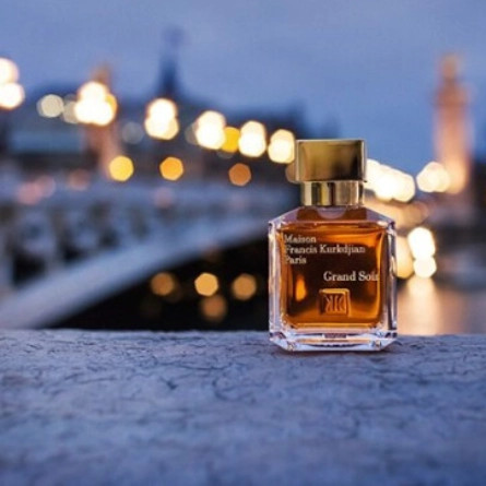 عطر ادکلن فرانسیس کرکجان گرند سویر یونیسکس گرم و شیرین-کورکجان گرند سویر- Kurkdjian Grand Soir درجه 1 (پس کرایه)