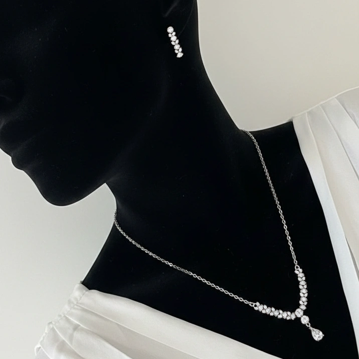ست گردنبند و گوشواره زنانه طرح آویز اشک جواهری نگین زیرکن رنگ نقره ای آبکاری نقره رنگ ثابت کد zmc (پس کرایه)