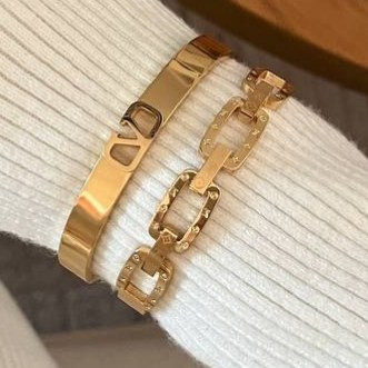 دستبند بنگل زنانه طرح ونکلیف Van Cleef فری سایز freesize رنگ ثابت با کیفیت بالا کد zmc (پس کرایه)