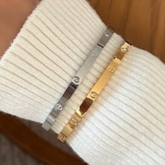 دستبند بنگل زنانه طرح کارتیر Cartier فری سایز freesize  رنگ ثابت با کیفیت بالا کد zmc (پس کرایه)