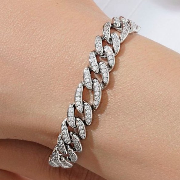 دستبند زنانه طرح کارتیر Cartier فول نگین کاری شده فری سایز Freesize قفل کتابی رنگ ثابت کد zmp (پس کرایه)