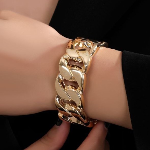 دستبند بنگل زنانه طرح کارتیر Cartier فری سایز Freesize رنگ ثابت کد zmp (پس کرایه)