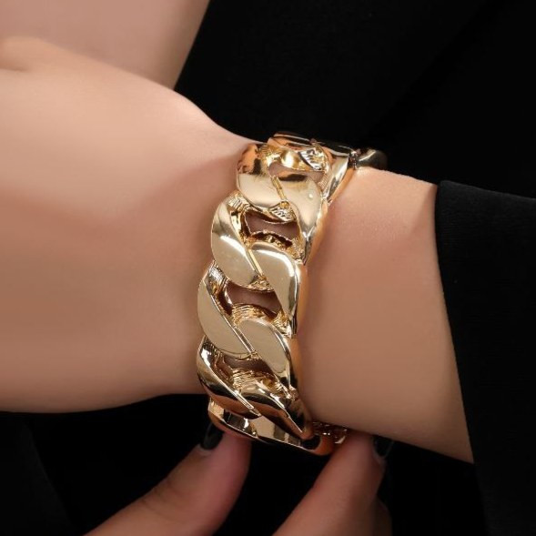 دستبند بنگل زنانه طرح کارتیر Cartier فری سایز Freesize رنگ ثابت کد zmp (پس کرایه)