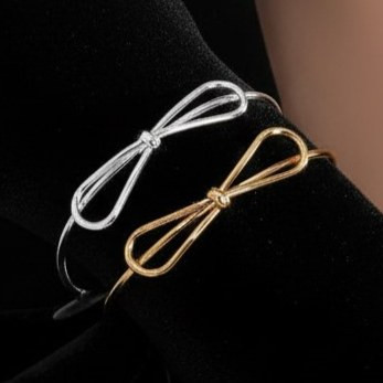 دستبند بنگل زنانه استیل مینیمال رنگ ثابت با کیفیت بالا کد zmp (پس کرایه)