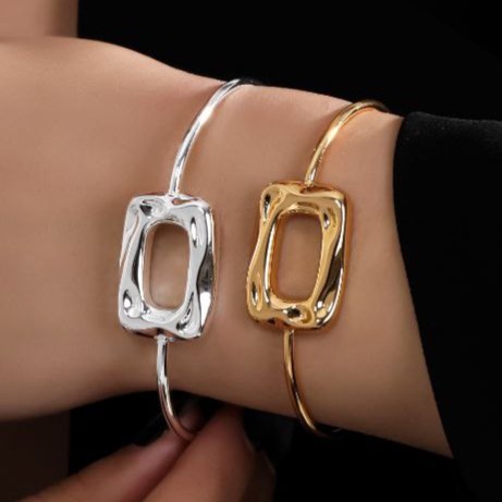 دستبند بنگل زنانه استیل مینیمال طرح مربعی رنگ ثابت با کیفیت بالا کد zmp (پس کرایه)