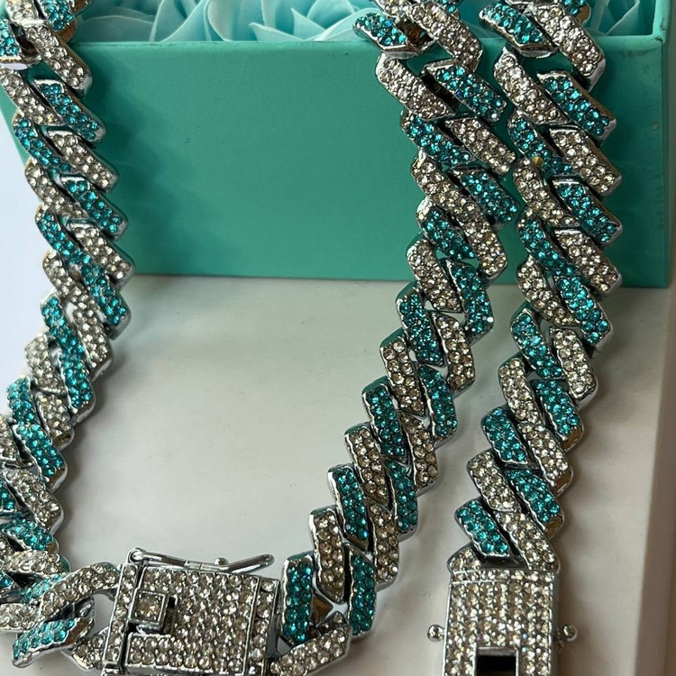 دستبند و گردنبند زنانه در رنگ ها متنوع طرح کارتیر Cartier رنگ ثابت با کیفیت بالا کد zel (پس کرایه)