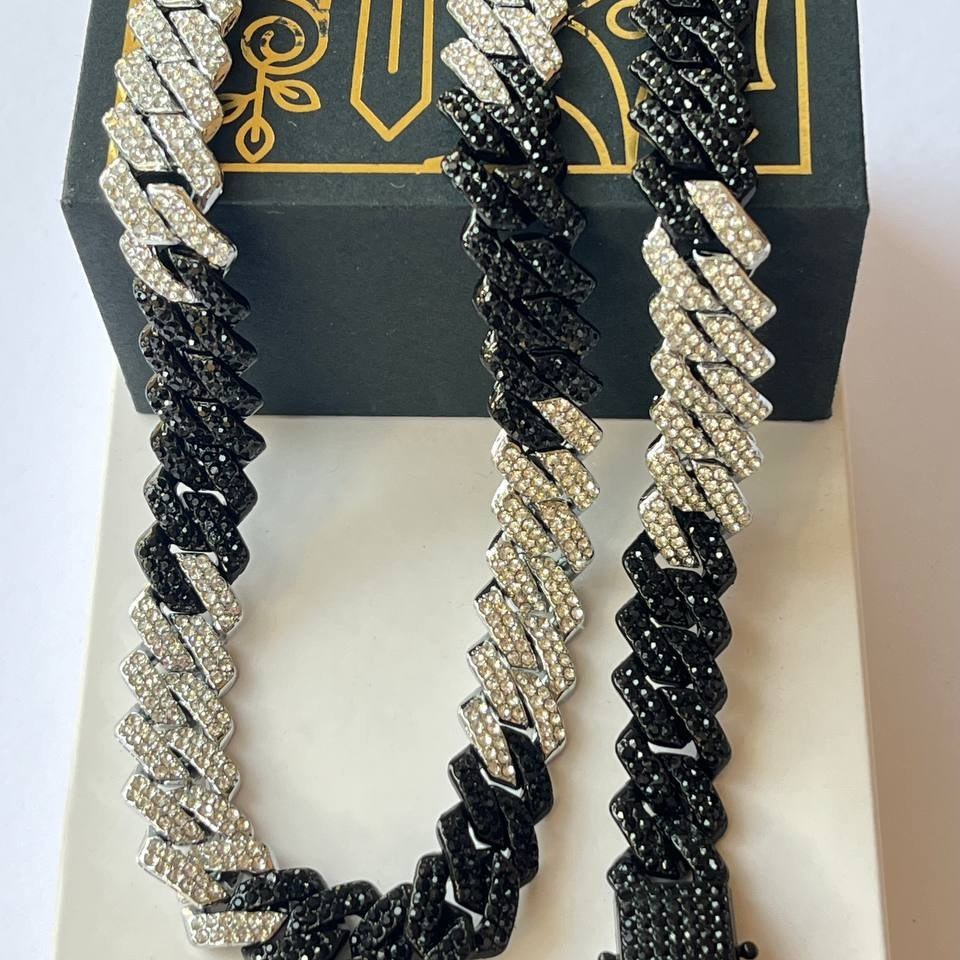 دستبند و گردنبند زنانه دو رنگ طرح کارتیر Cartier فول نگین کاری شده رنگ ثابت با کیفیت بالا کد zel (پس کرایه)
