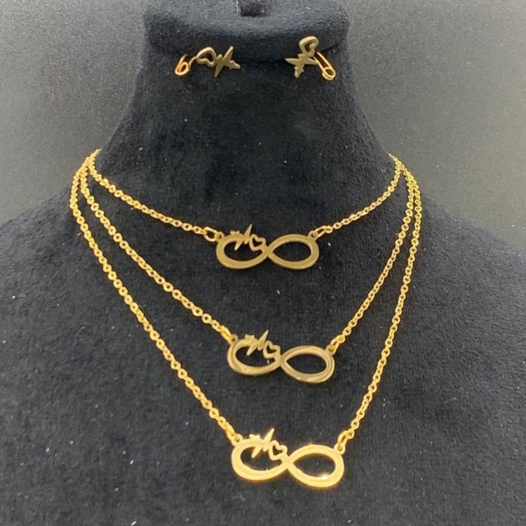 نیم ست گردنبند سه لاین و گوشواره زنانه مینیمال طرح ماه رنگ کاملا ثابت کد zel (پس کرایه)