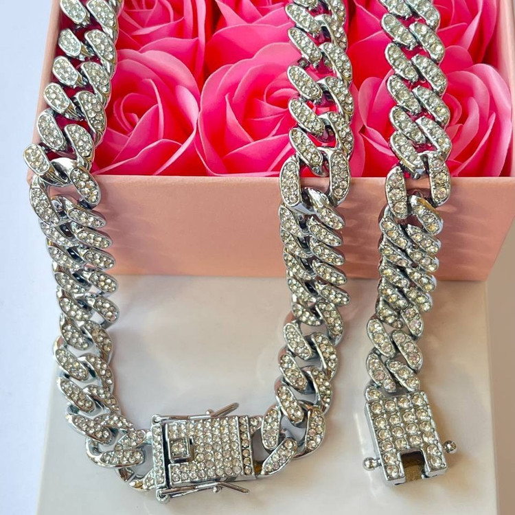 دستبند و گردنبند زنانه طرح کارتیر Cartier فول نگین کاری شده رنگ ثابت با کیفیت بالا کد zel (پس کرایه)